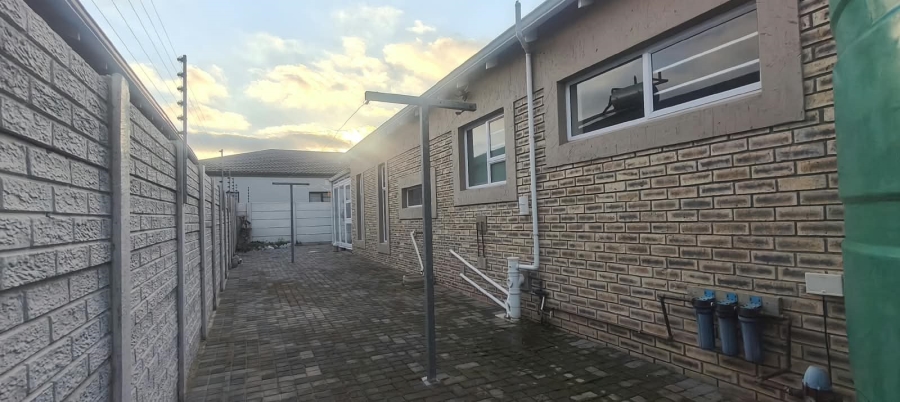 3 Bedroom Property for Sale in Fairview Eastern Cape